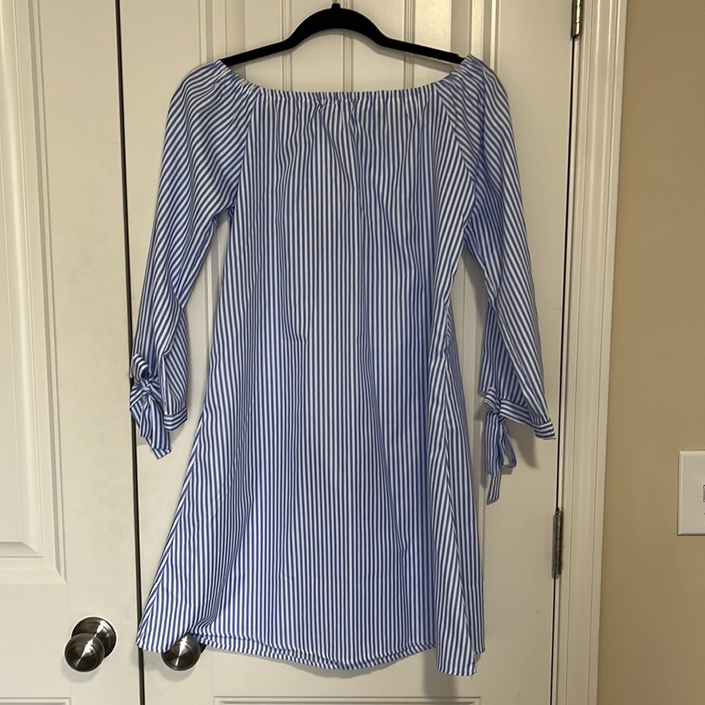 Dress - Picture 4 of 4